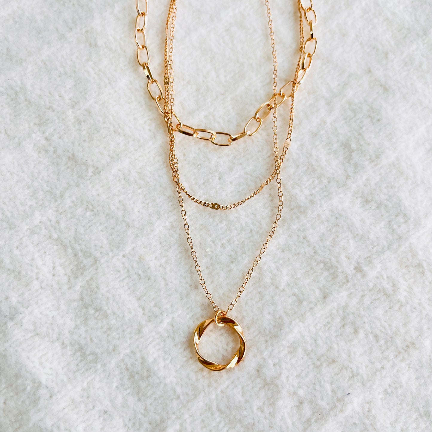 MC21 - Chunky Chain & Twisted Circle Layered Necklace