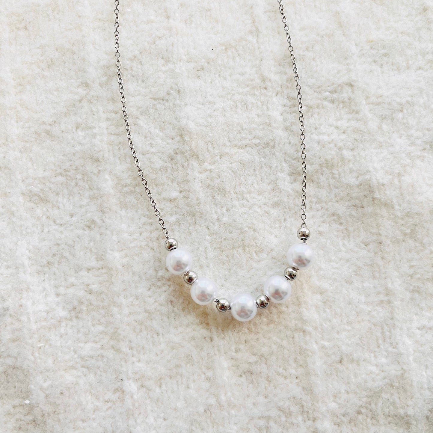 MC28 - Elegant Beaded Pearl & Silver Necklace