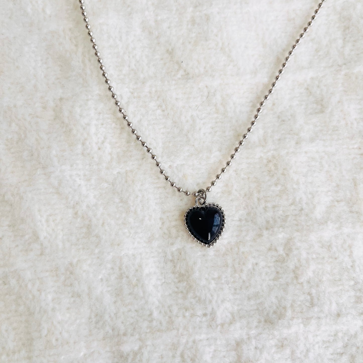 MC11 - Black Gemstone Heart Pendant Necklace