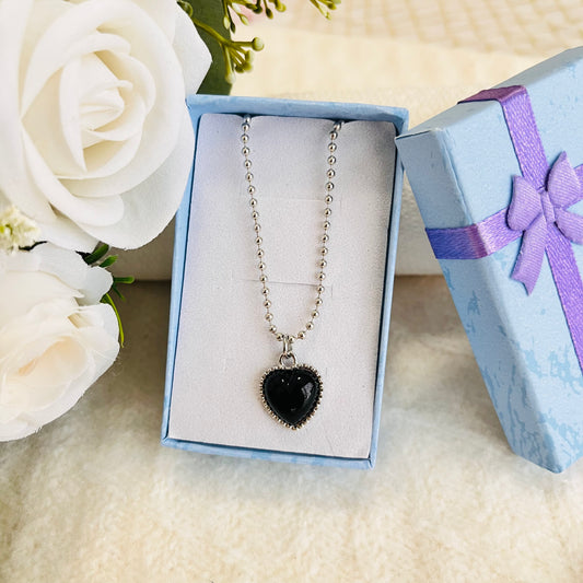 MC11 - Black Gemstone Heart Pendant Necklace