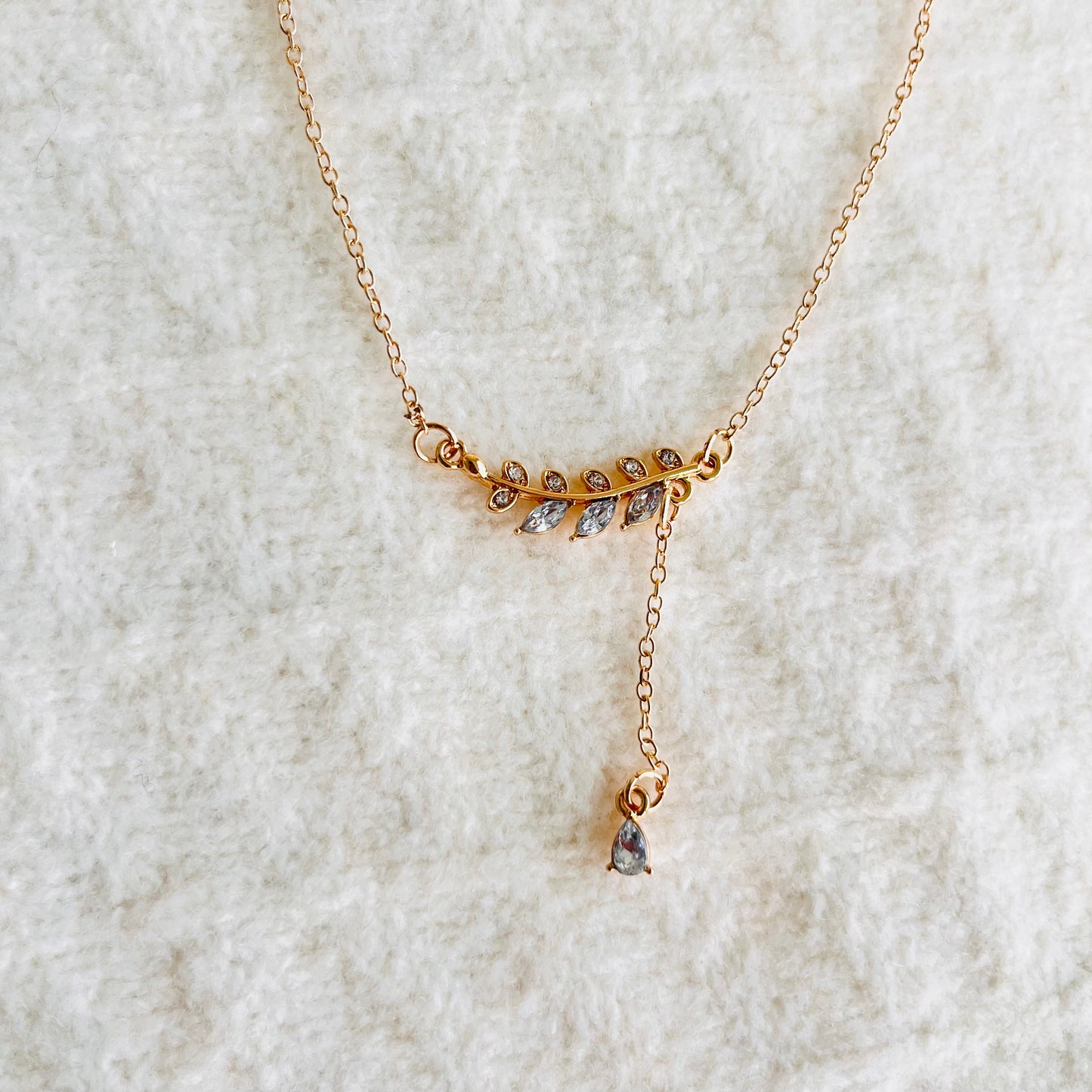 MC2 - Delicate Crystal Leaf Drop Necklace