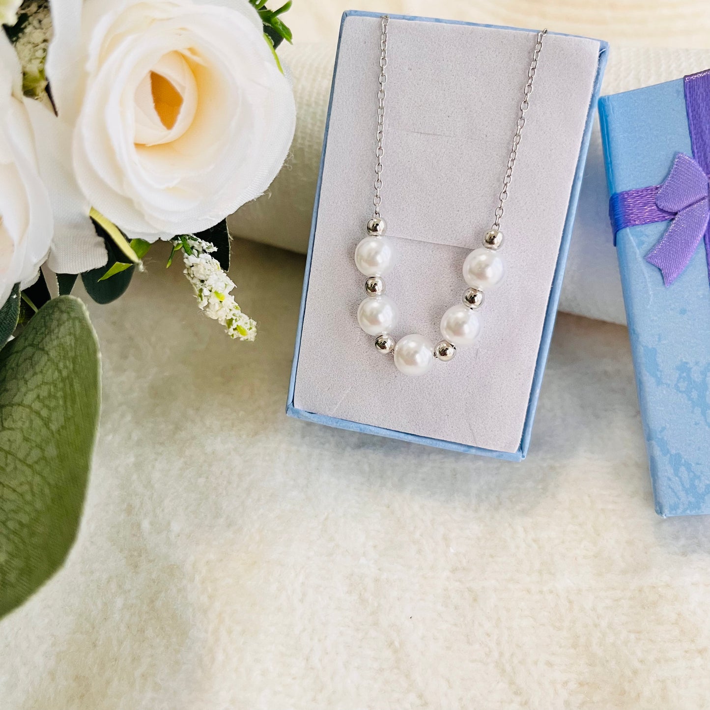 MC28 - Elegant Beaded Pearl & Silver Necklace