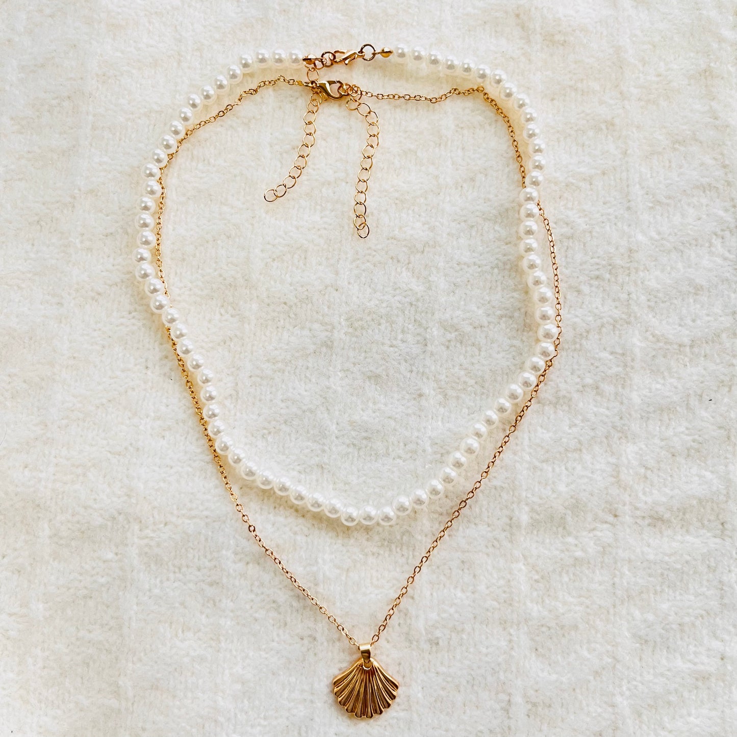 MC20 - Pearl Choker & Shell Charm Layered Necklace