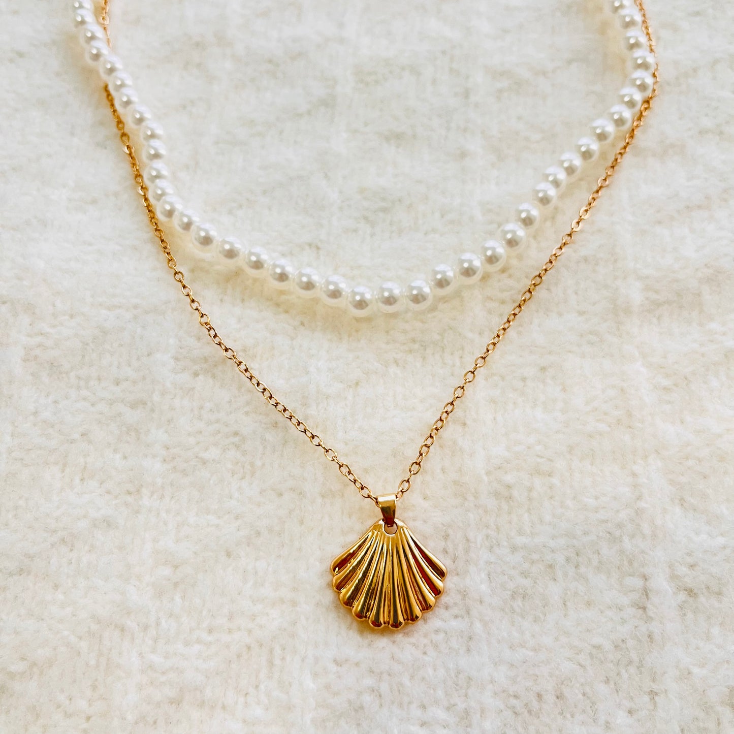 MC20 - Pearl Choker & Shell Charm Layered Necklace