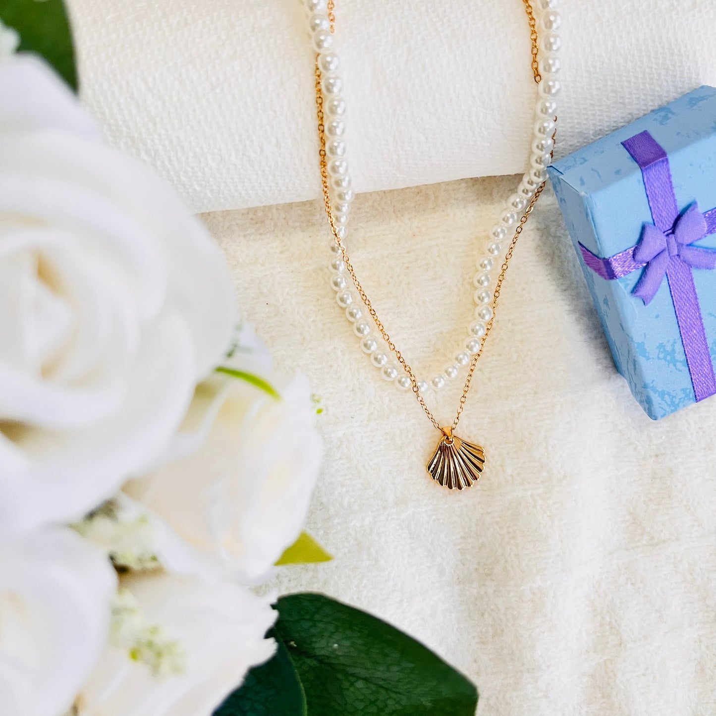 MC20 - Pearl Choker & Shell Charm Layered Necklace